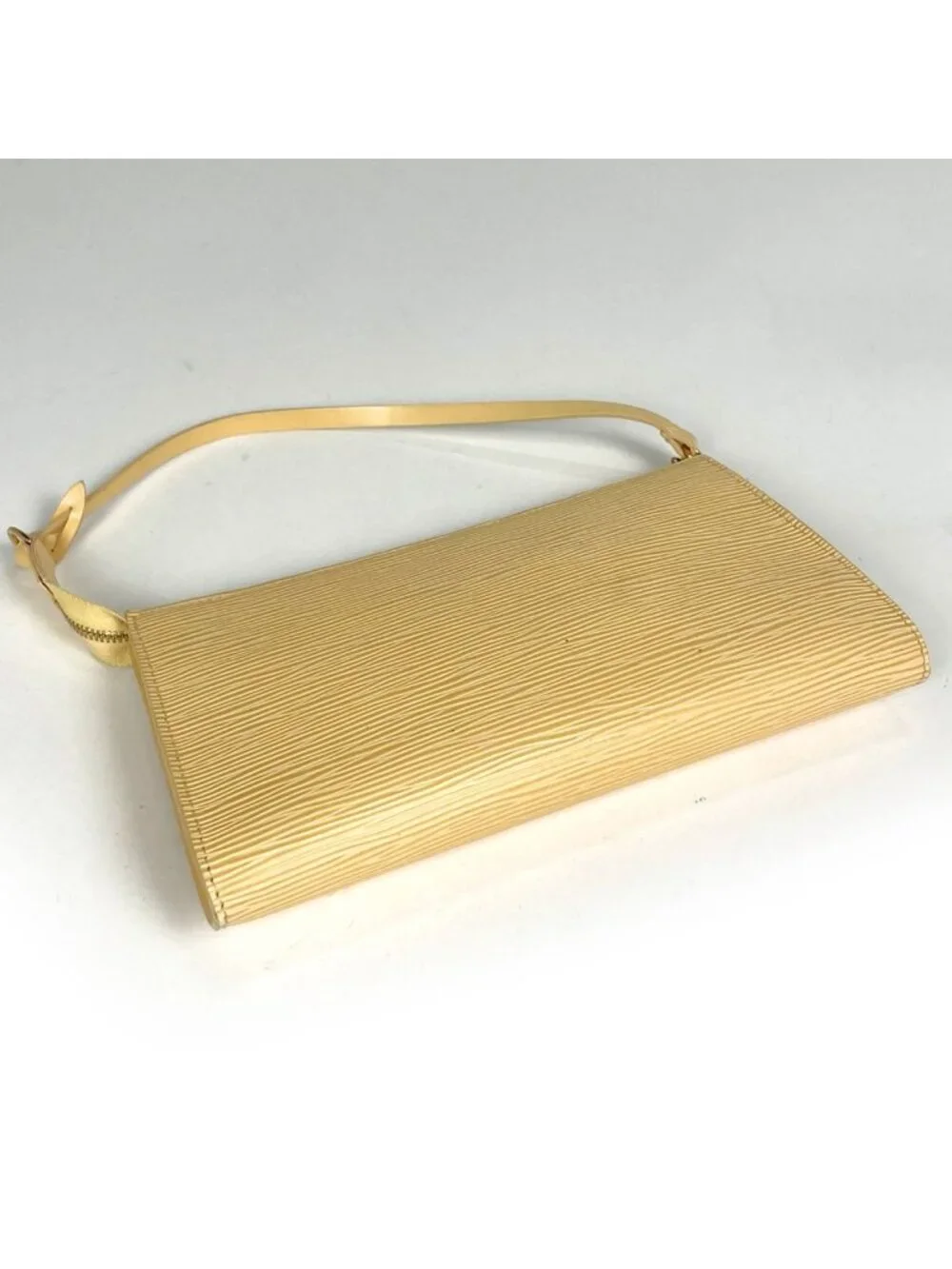 Louis Vuitton Pochette Soirle Pouch Epi Vanilla